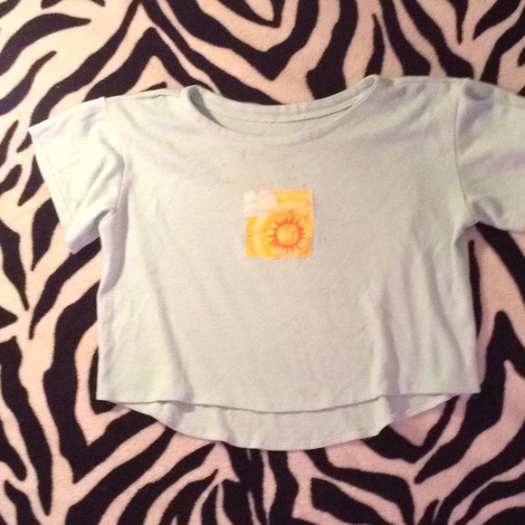 A small kids t-shirt - Picture 2 of 2